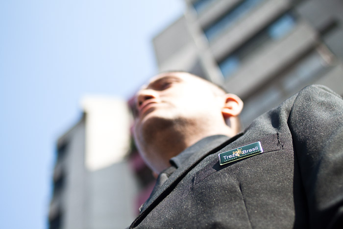 Os serviços de portaria desempenham um papel fundamental na gestão eficiente e segura de condomínios residenciais. No coração de qualquer comunidade residencial, a equipe de portaria não apenas recebe os moradores e visitantes, mas também desempenha um papel crucial na segurança e no bem-estar de todos os envolvidos.